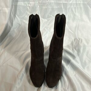 Brand New, Gianni Bini, Women’s, Chocolate Brown, Suede Booties.
